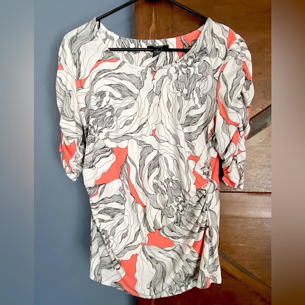 Alfani 3/4 ruched sleeve with artistic pattern